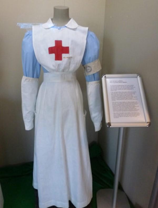 Nursing Uniforms Past and Present: A Brief Look at the History of Nurs –  Voluptuous Vintage