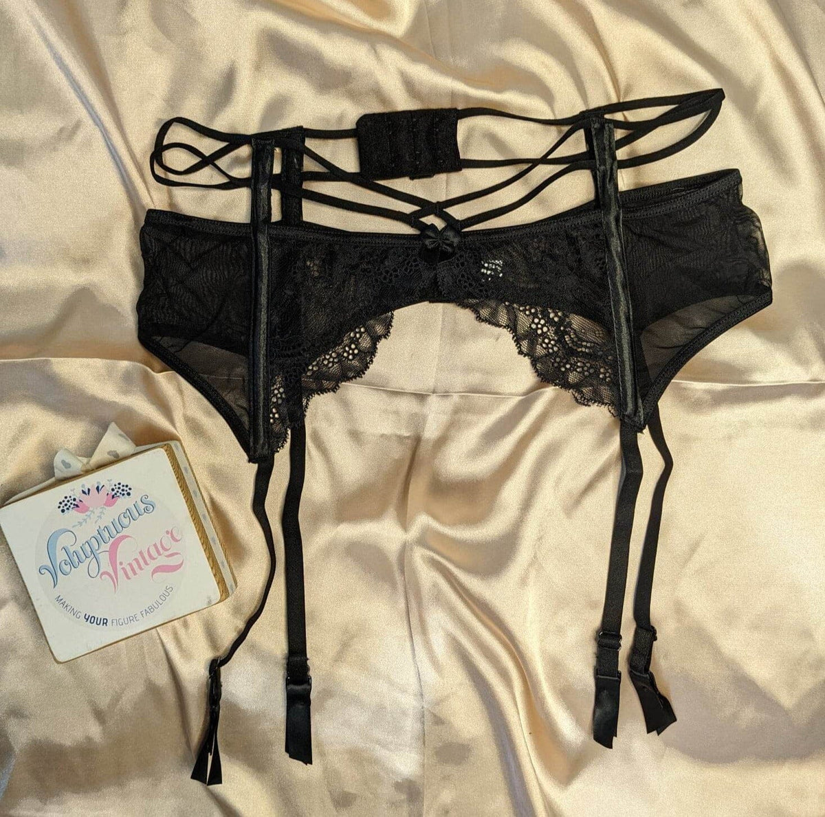 Luxury Lace Garter Suspender Belt & Matching Thong Set Voluptuous Vintage Luxury Lace Garter Suspender Belt & Matching Thong Set Voluptuous Vintage