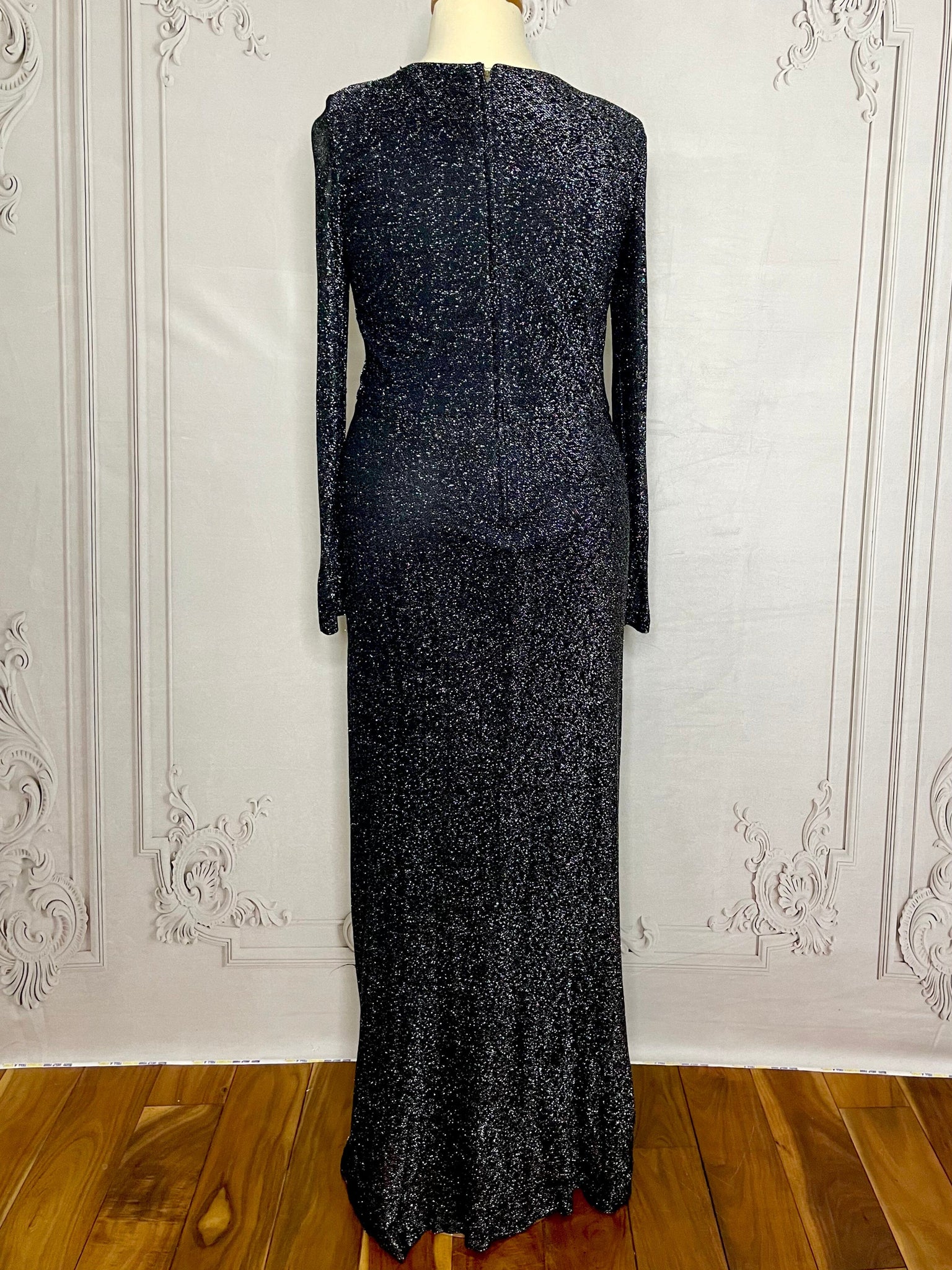 1970s Lurex Sparkle Floor Length Bond Girl Gown – Voluptuous Vintage 1970s Lurex Sparkle Floor Length Bond Girl Gown – Voluptuous Vintage
