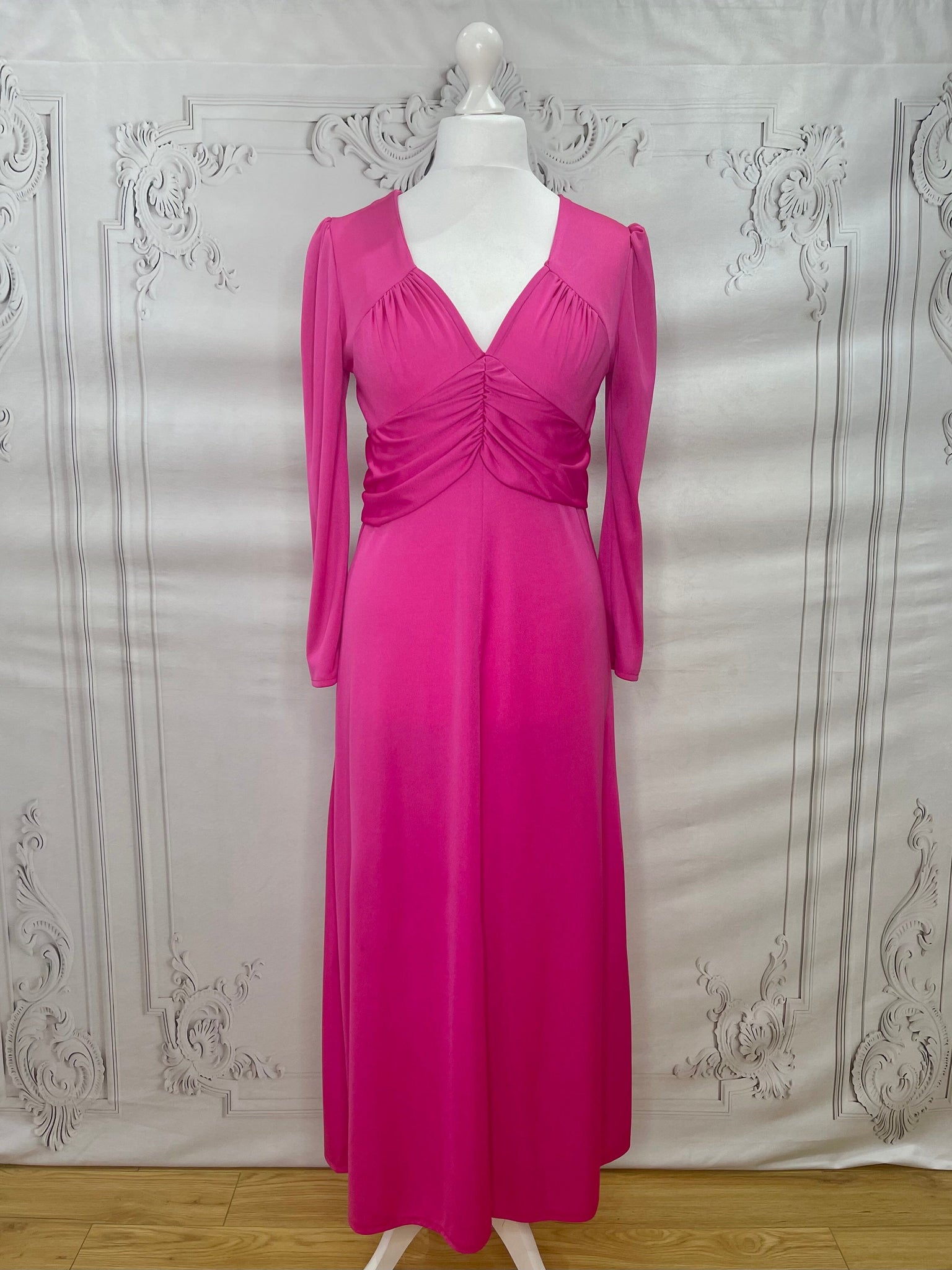 1970s Solid Cerise Maxi Dress Voluptuous Vintage 1970s Solid Cerise Maxi Dress Voluptuous Vintage