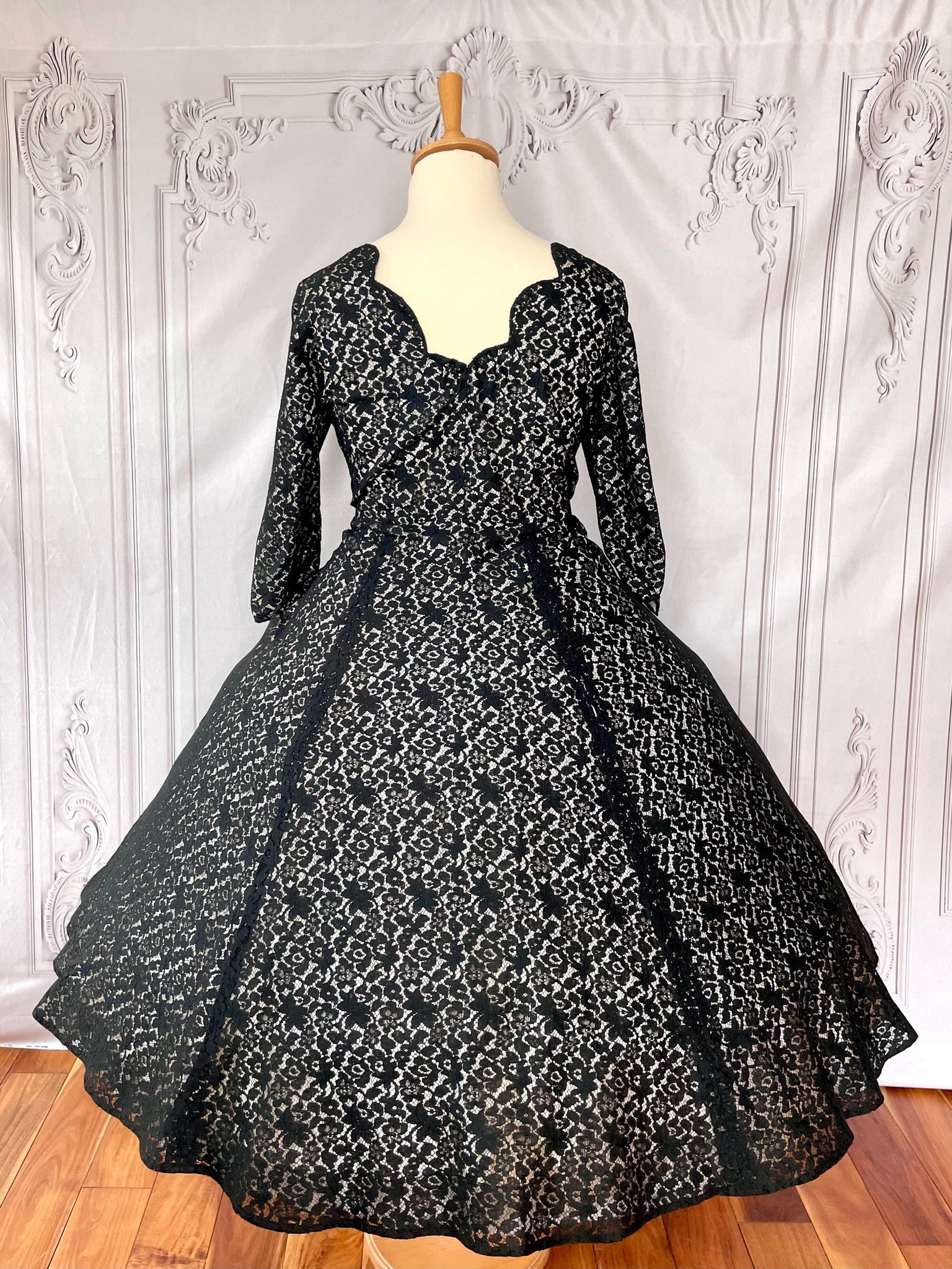 1950s Lace Illusion Cocktail Party Dress Voluptuous Vintage 1950s Lace Illusion Cocktail Party Dress Voluptuous Vintage