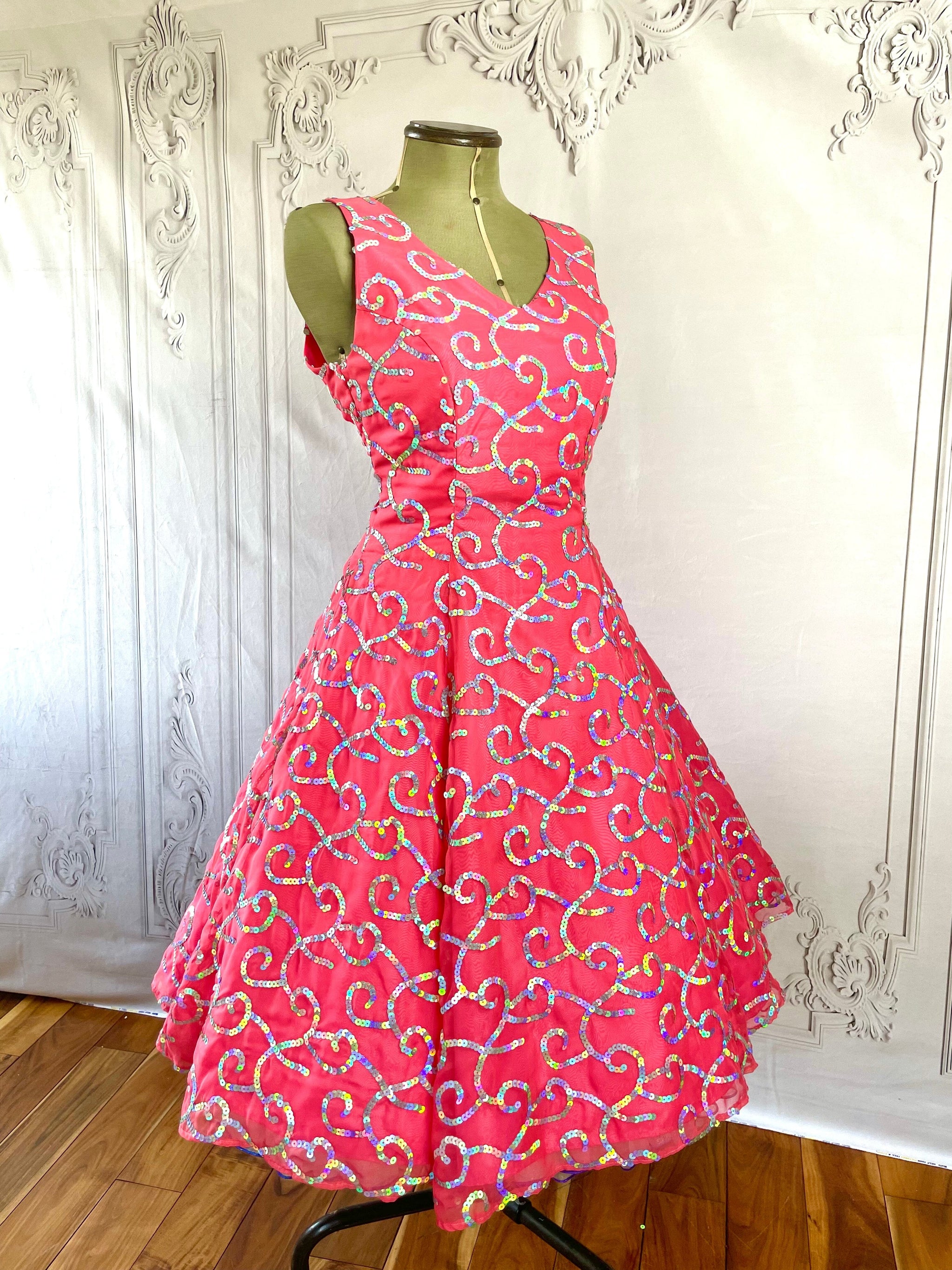1960s prom dress Barbie Pink Iridescent Sequin – Voluptuous Vintage Cotton Smocked Fromer Dress Size:40UK - 50EU waist: mid