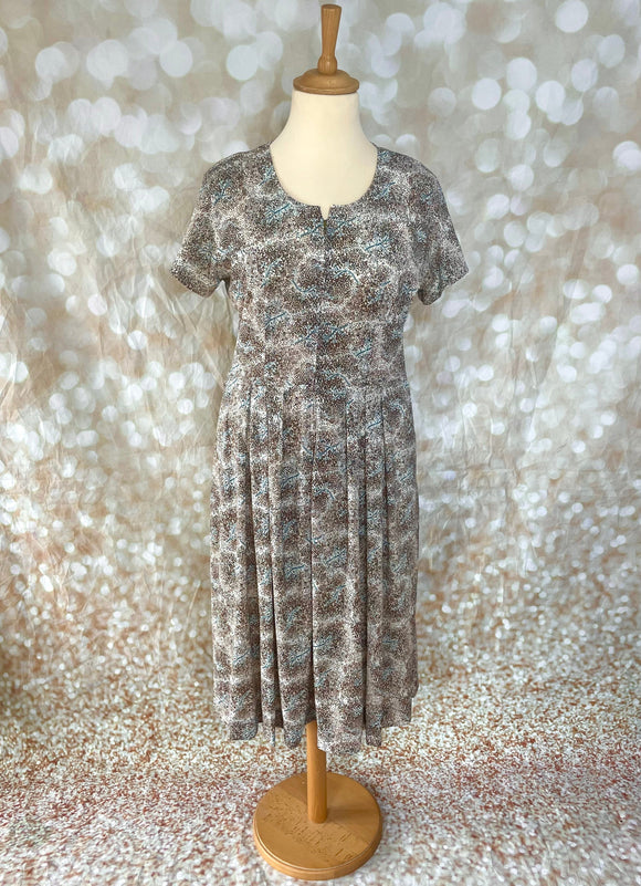 1960s Shelton Stroller Rayon House Dress with Pockets – Voluptuous Vintage 1960s Shelton Stroller Rayon House Dress with Pockets – Voluptuous Vintage