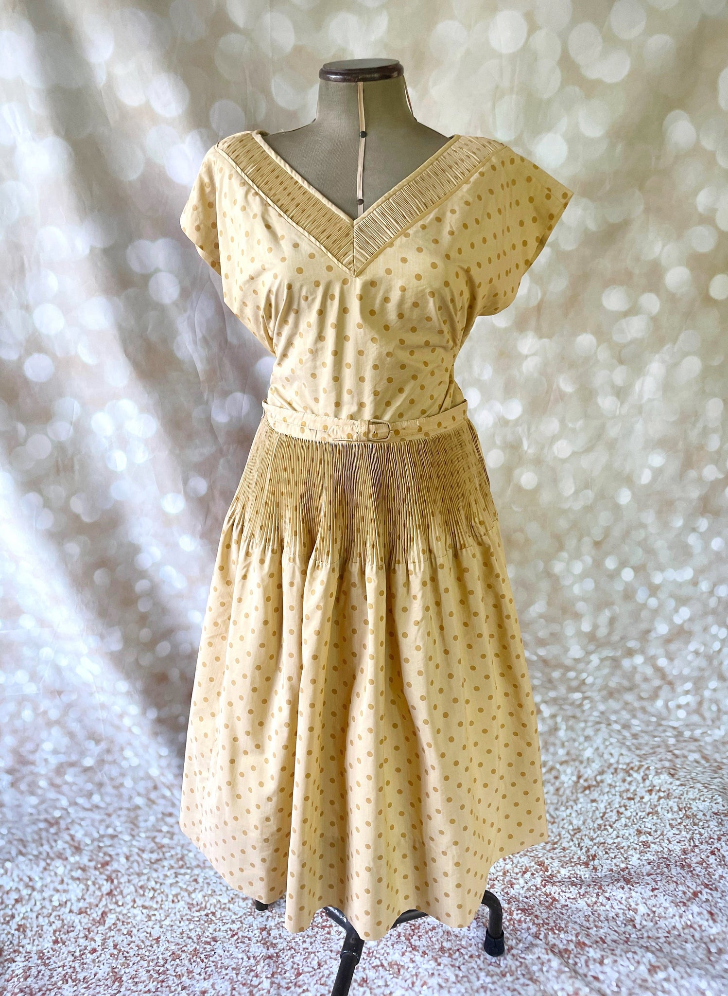 1950s Polkadot Plisse Pleat Patio Dress  Voluptuous Vintage