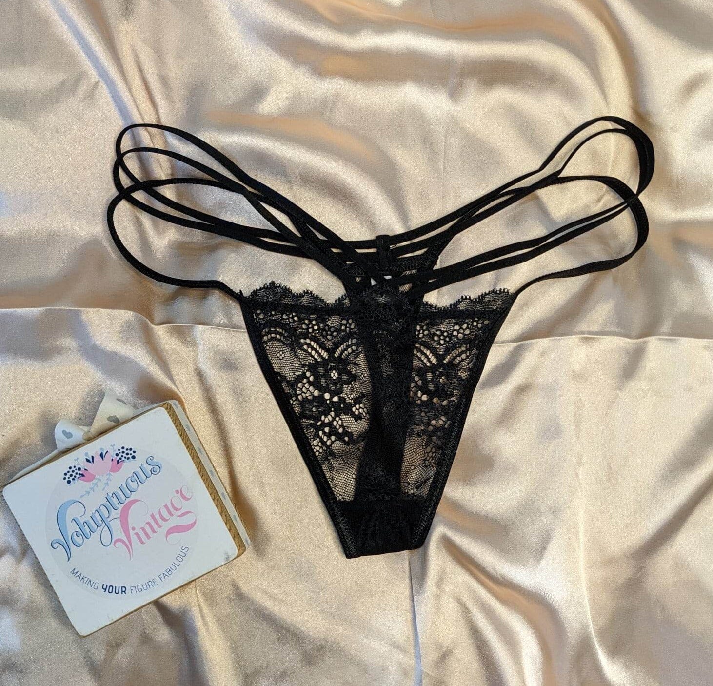 Luxury Lace Garter Suspender Belt & Matching Thong Set – Voluptuous Vintage