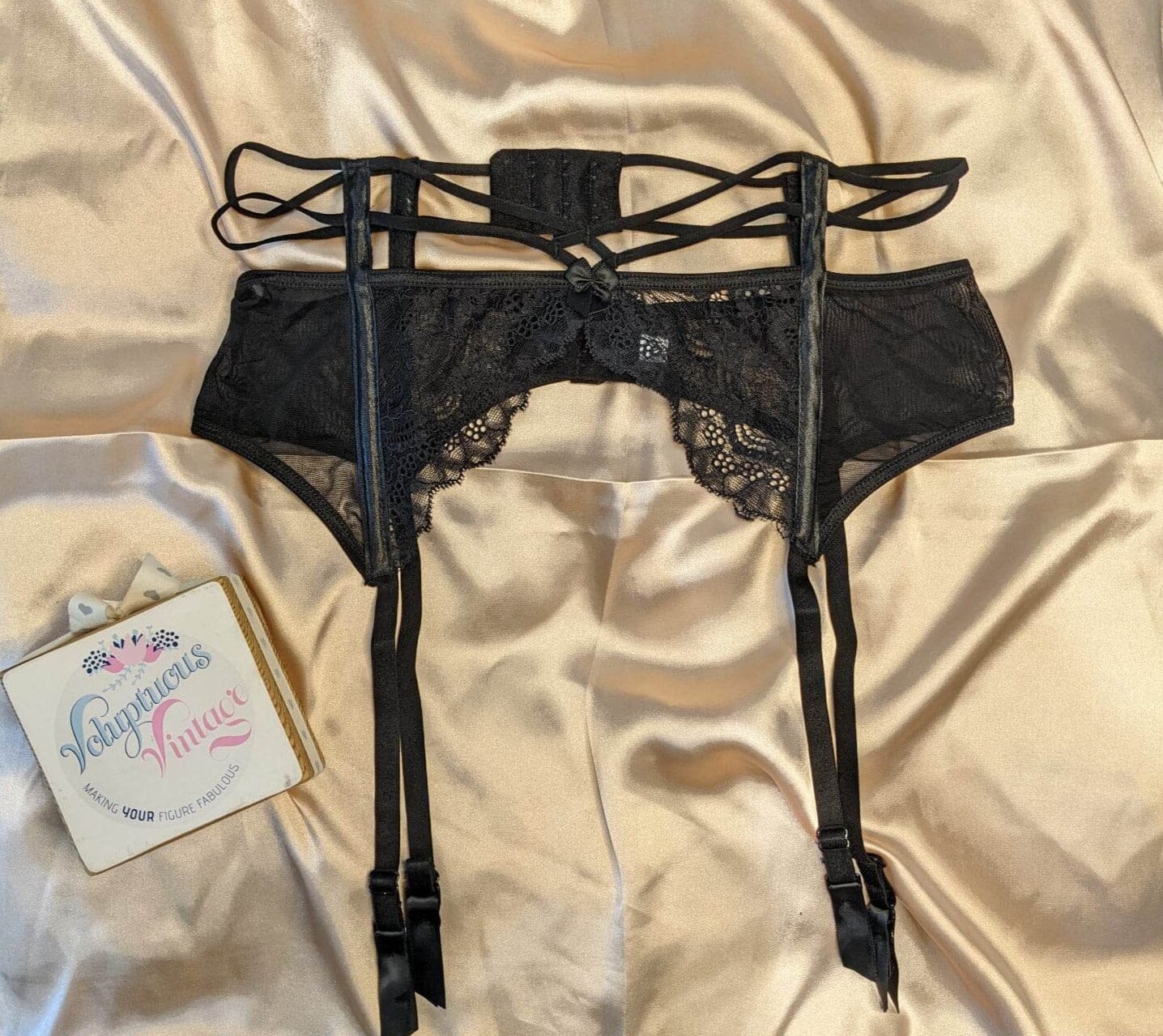 Luxury Lace Garter Suspender Belt & Matching Thong Set – Voluptuous Vintage