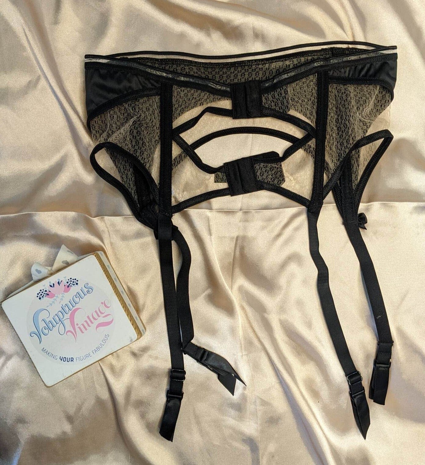 Luxury Lattice Garter Suspender Belt & Matching Thong Set – Voluptuous  Vintage